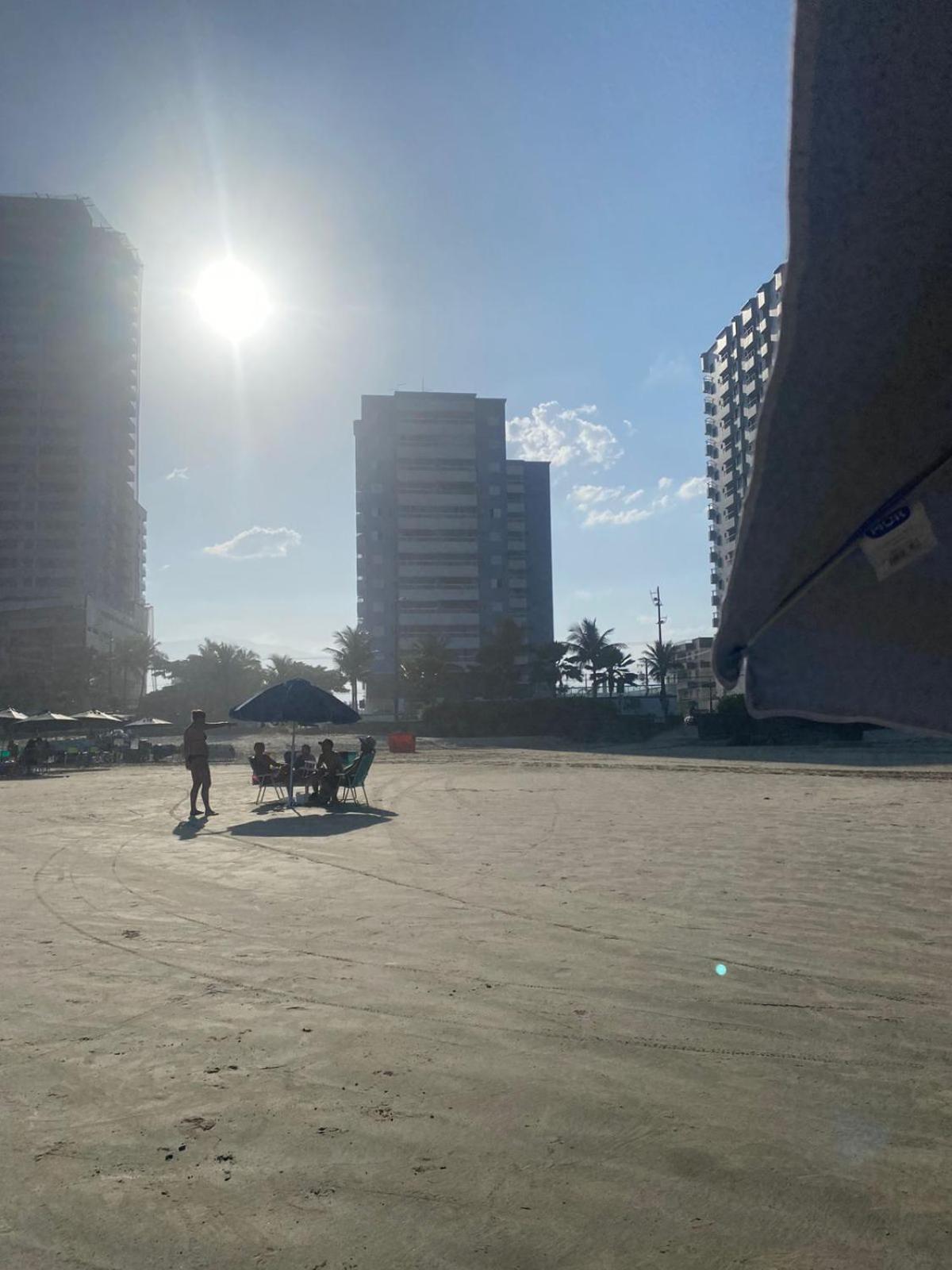 Apto Aconchegante Beira Mar Com Ar No Quarto Solemar Exterior photo